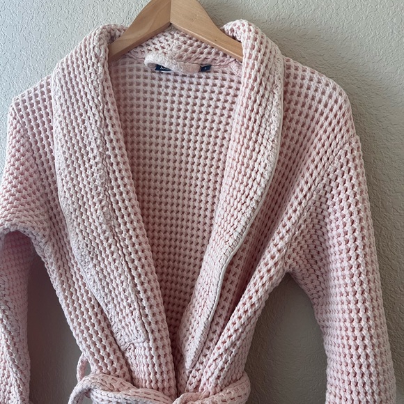 Brooklinen Turkish Cotton Dreamweave Waffle Robe - Pale Pink - Picture 2 of 8